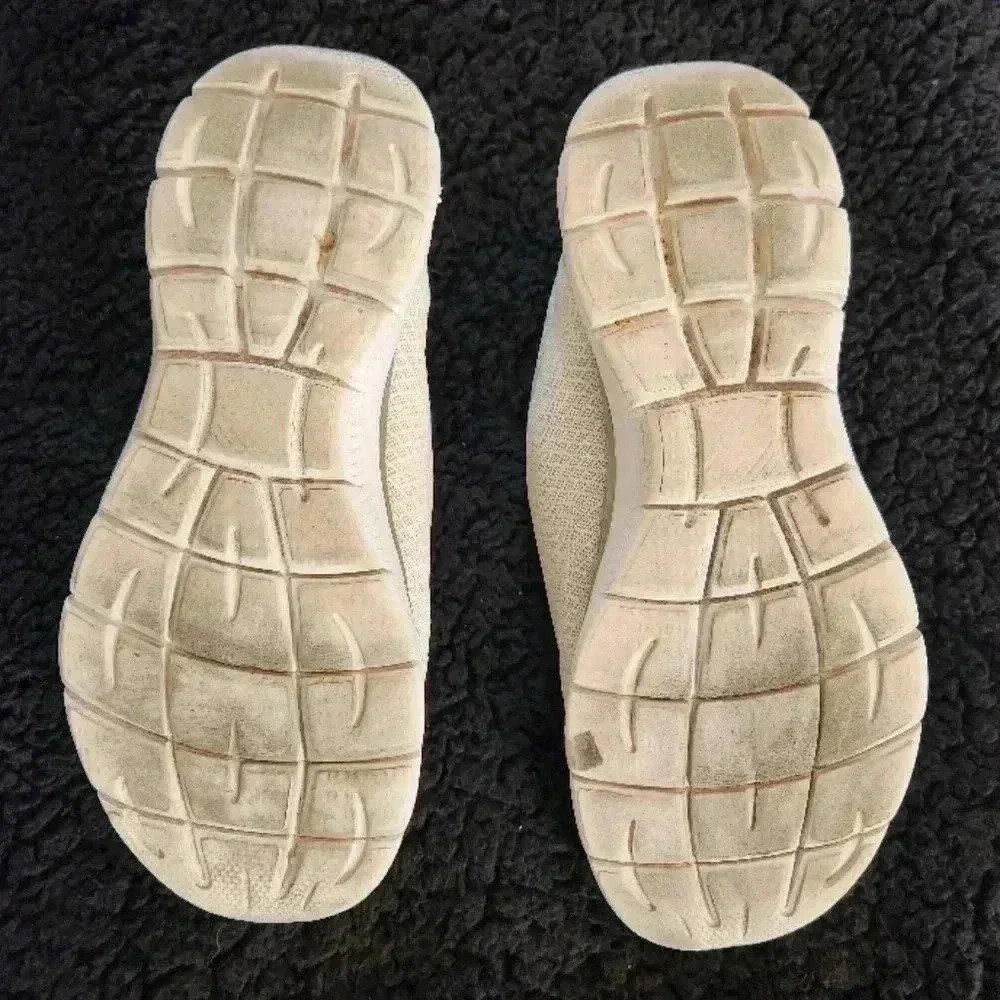 Skechers White Shoes - Picture 6 of 11